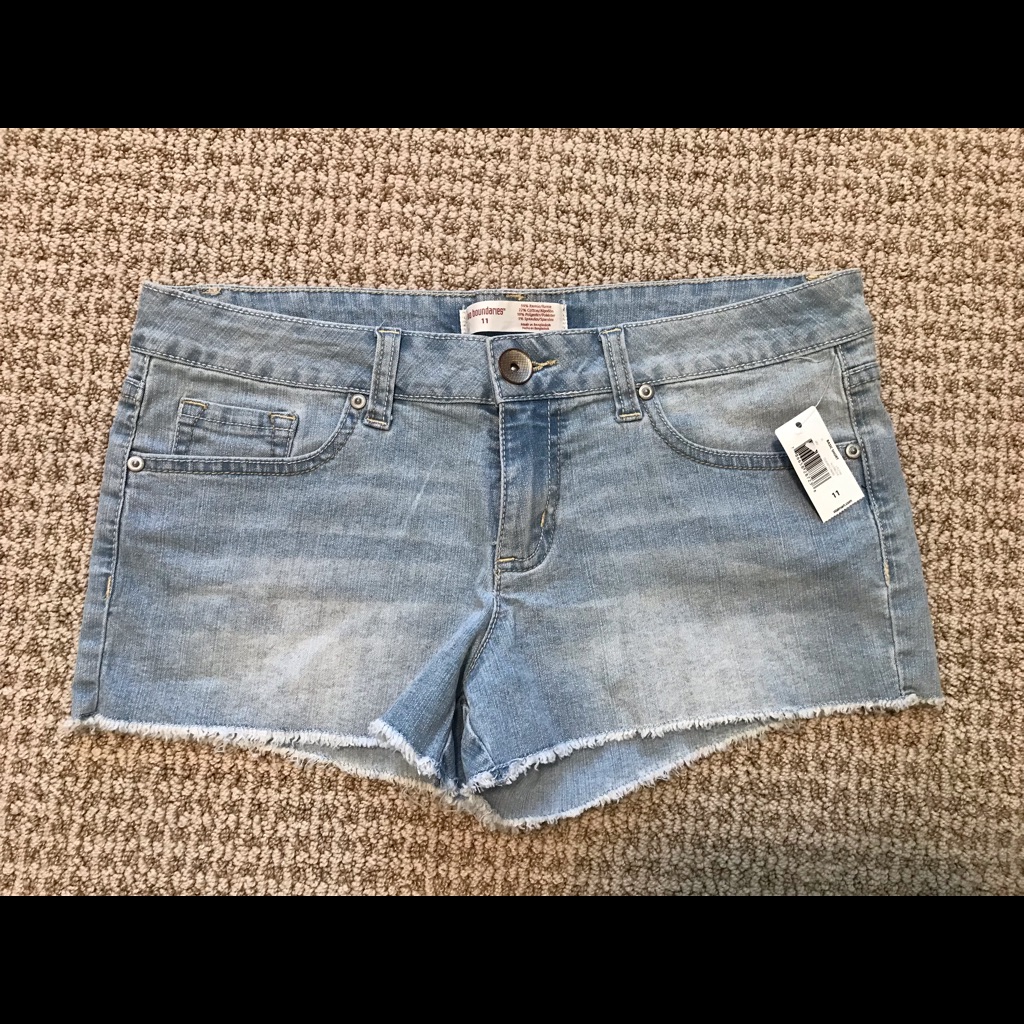 No Boundaries Basic Shorts